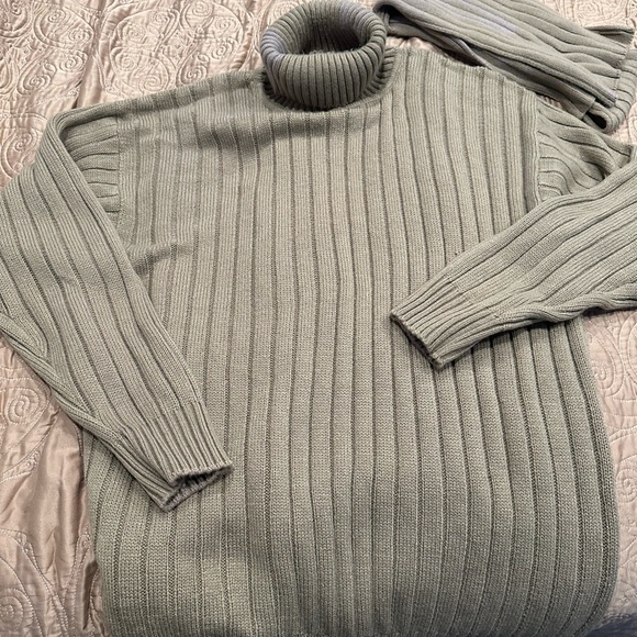 3 piece set; turtleneck sweater, beanie, & scarf. Men, XL, Tan (big and tall) - Picture 6 of 8